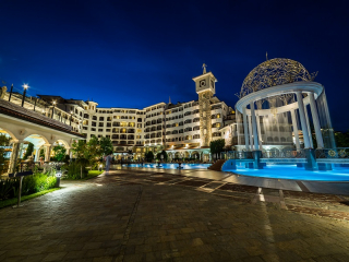 ROYAL PALACE HELENA SENDS - OUTDOOR POOL